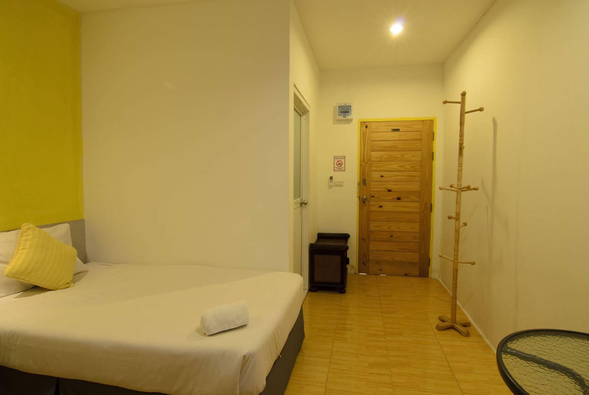 Room Hostel At Phuket Airport Ban Bo Han Extérieur photo